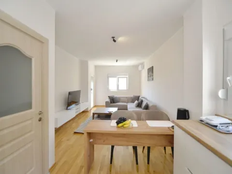 Sale, one bedroom apartment, 42m², Budva, Crna Gora - image 23