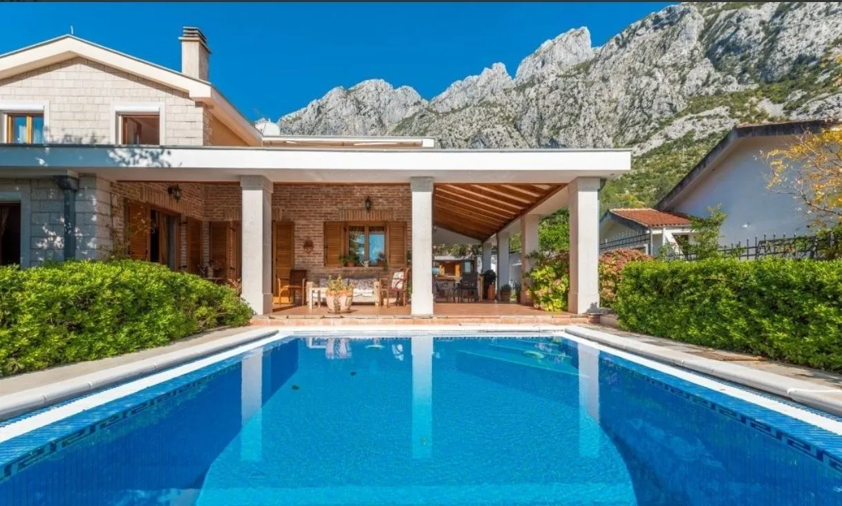Prodaja, kuća, 305m², Orahovac, Kotor