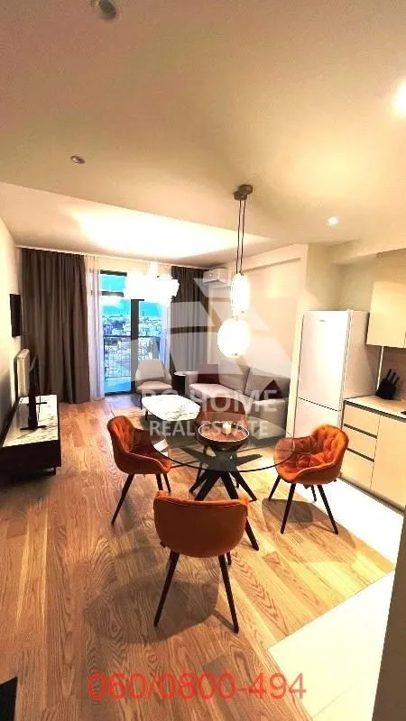 Izdavanje, dvosoban stan, 56m², Savski Venac, Beograd