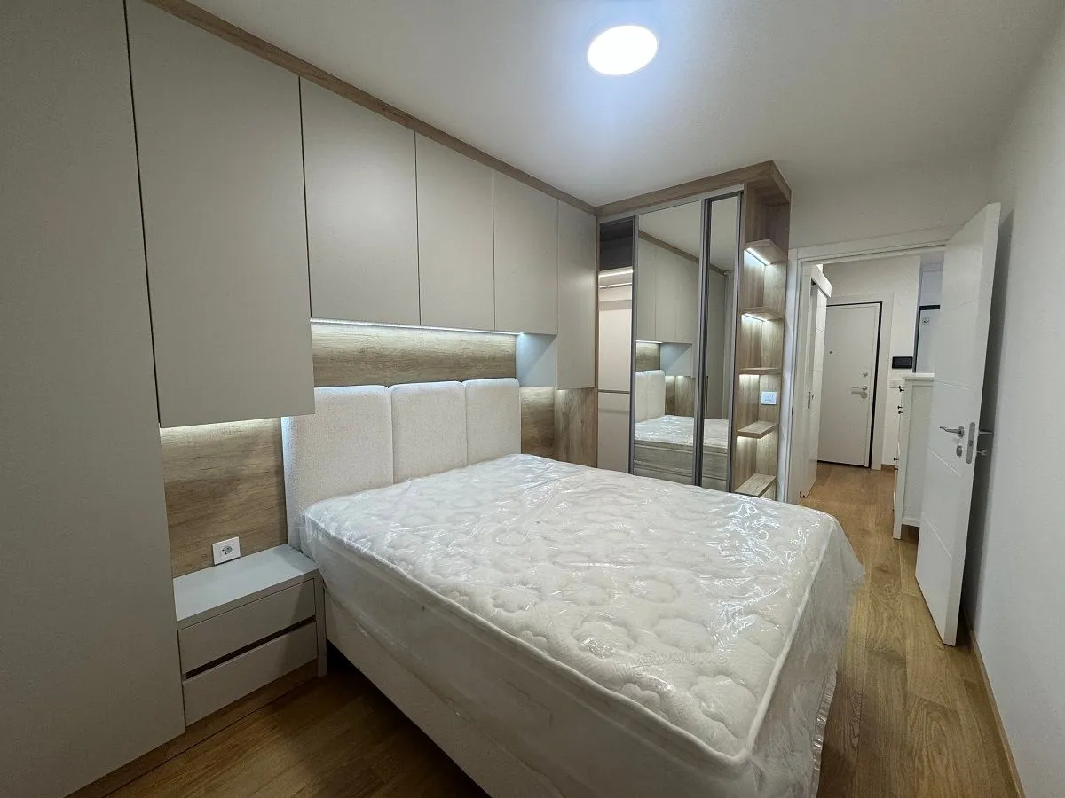 Izdavanje, dvosoban stan, 45m², Đeram Pijaca, Beograd