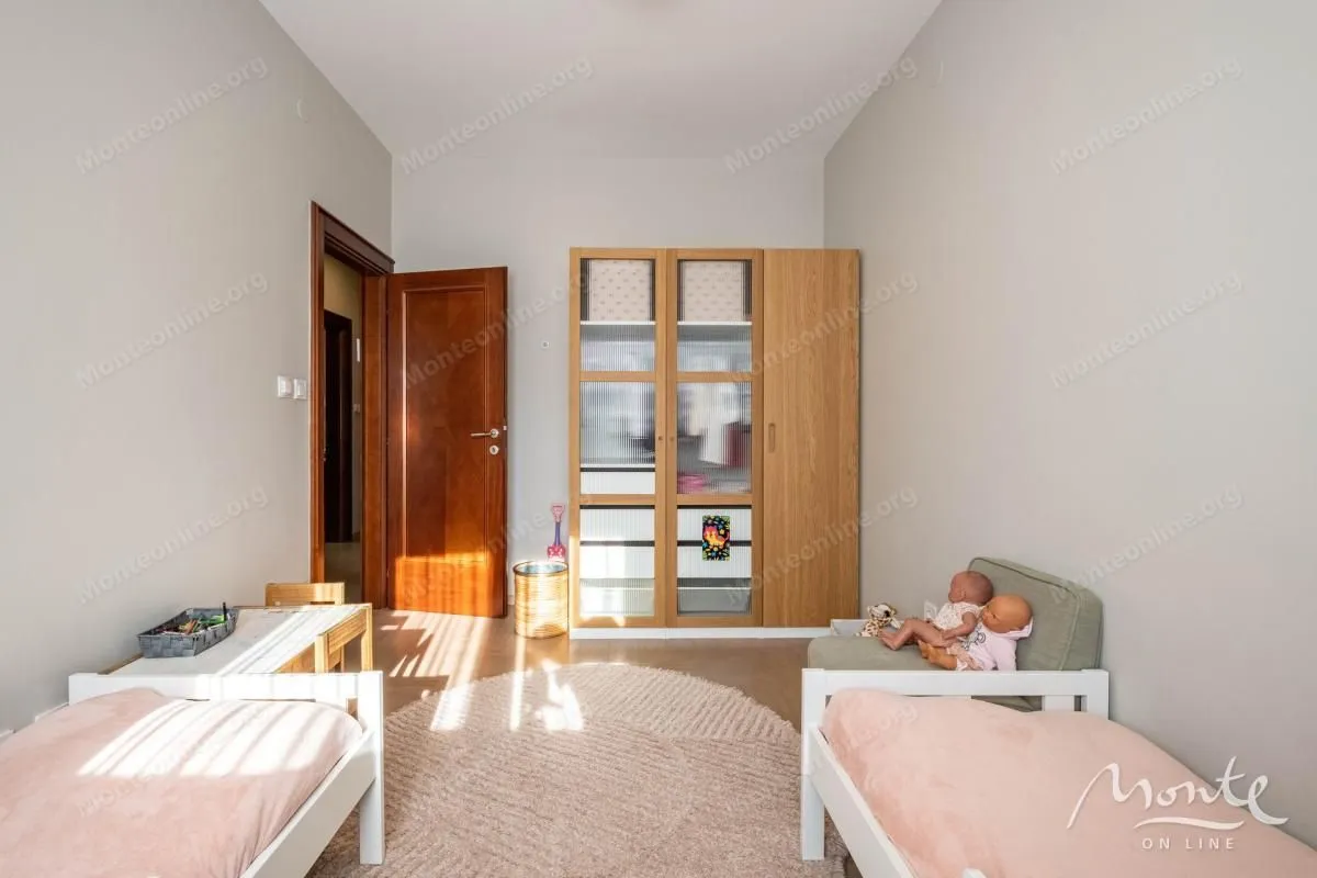 Prodaja, trosoban stan, 114m², Dobrota, Kotor