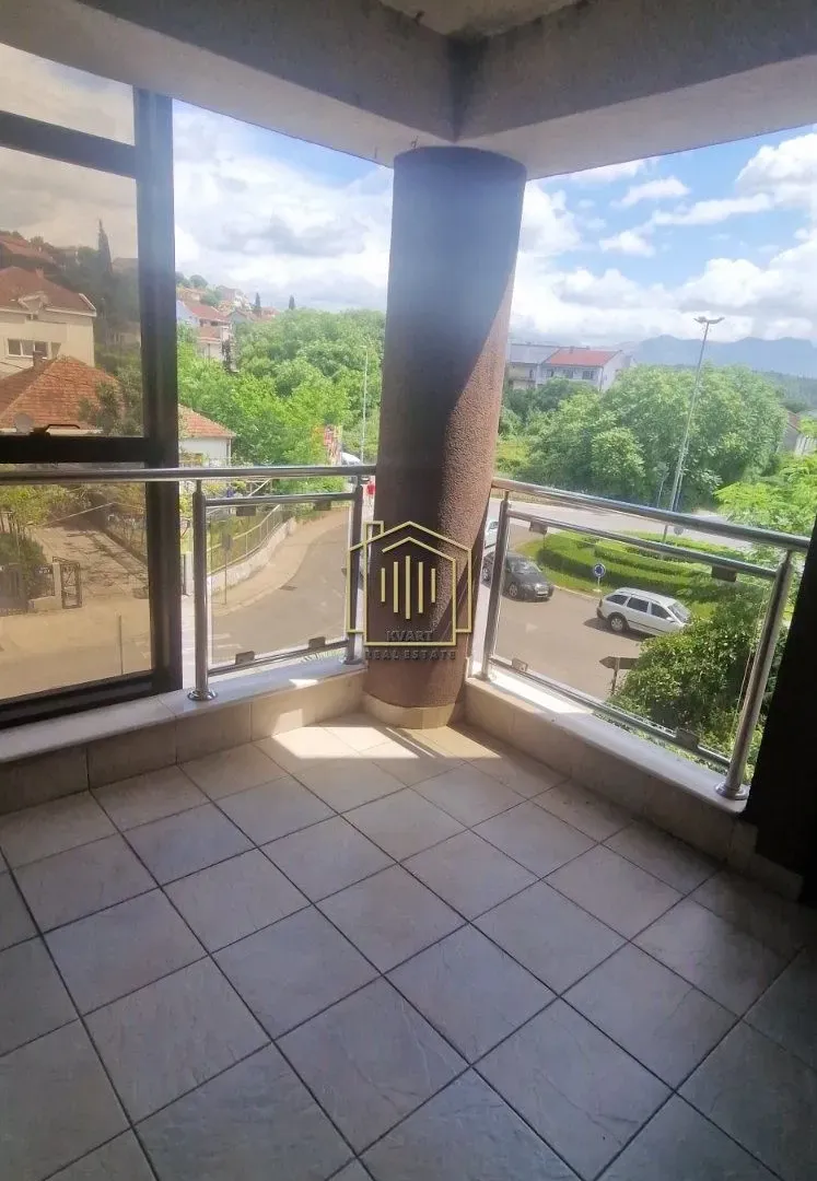 Izdavanje, dvosoban stan, 65m², Preko Morače, Podgorica