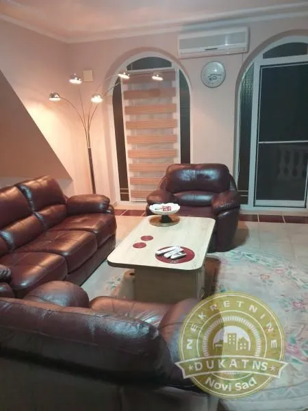 Prodaja, kuća, 420m², Kać, Novi Sad Sve Podlokacije