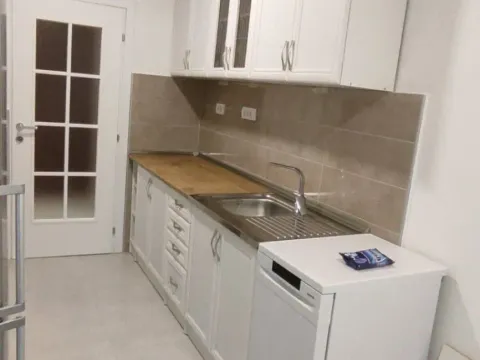 Izdavanje, jednosoban stan, 53m², Centar, Tivat - image 7