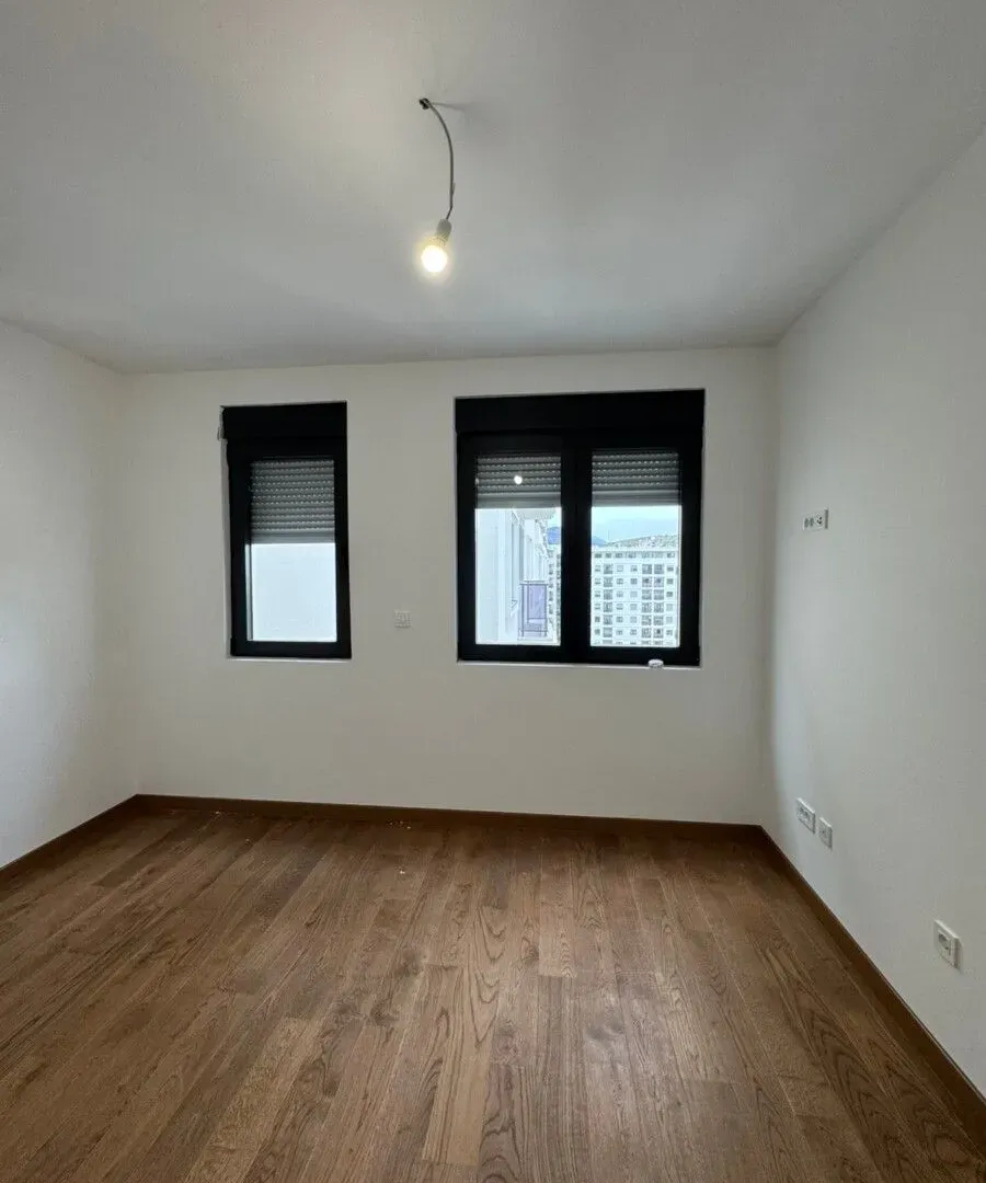 Izdavanje, dvosoban stan, 64m², Kruševac, Podgorica