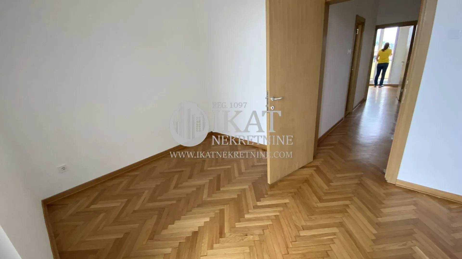 Rent, four bedroom apartment, 105m², Slavija, Vračar Sve Podlokacije