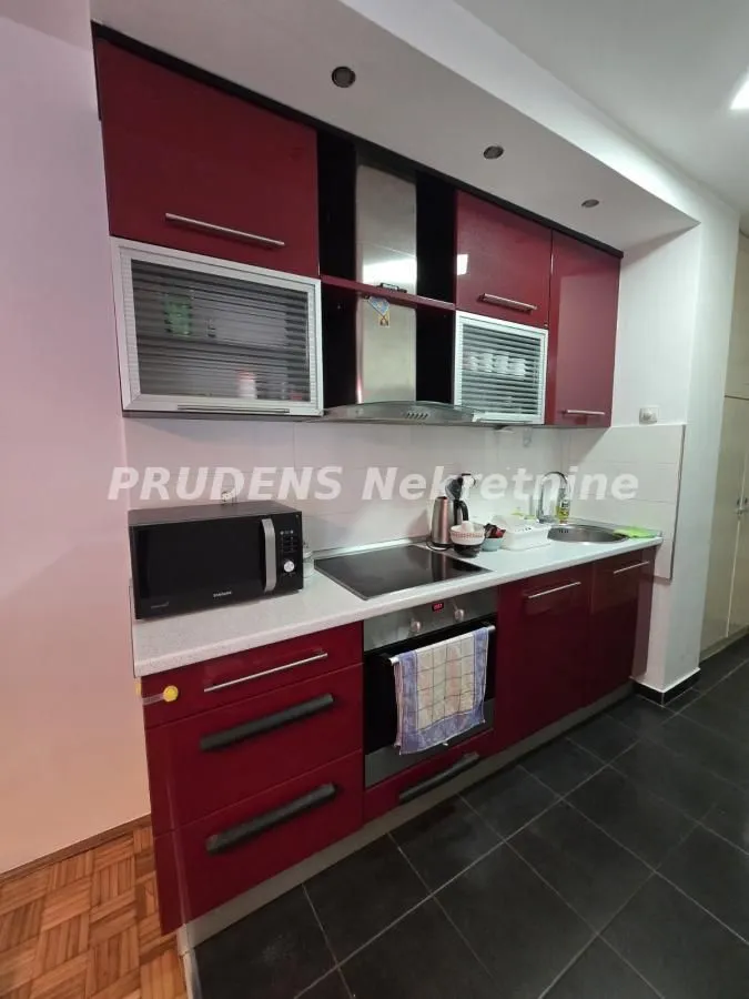 Izdavanje, dvosoban stan, 64m², Crveni Krst, Beograd
