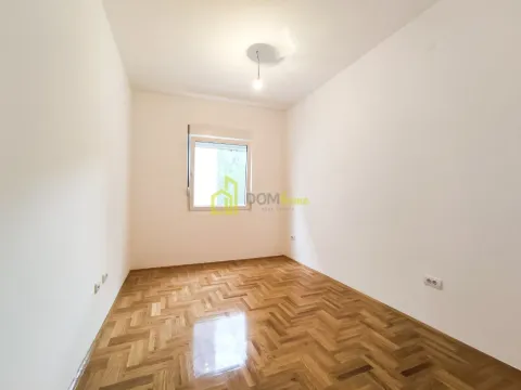 Izdavanje, jednosoban stan, 56m², Tivat, Crna Gora - image 2