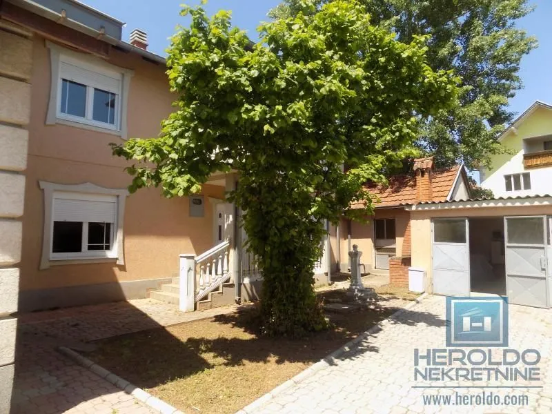 Sale, house, 230m², Centar, Paraćin