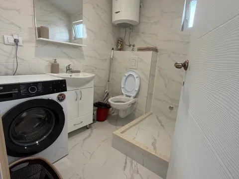 Izdavanje, garsonjera, 30m², Radanovići, Kotor - image 6