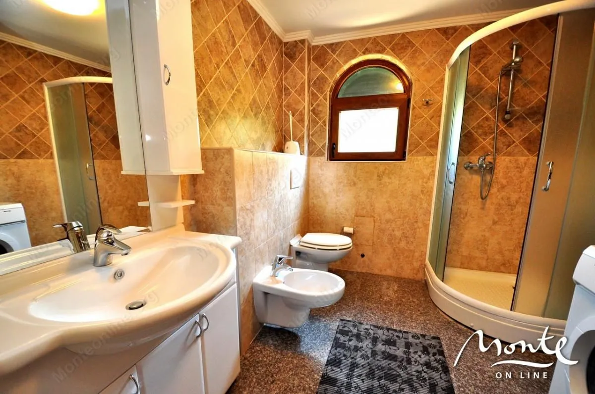 Sale, house, 644m², Pržno, Budva
