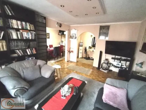 Prodaja, četvorosoban stan, 86m², Uciteljsko Naselje, Zvezdara Sve Podlokacije - image 3