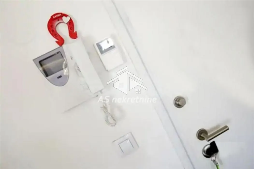 Rent, four bedroom apartment, 99m², Novi Beograd Blok 61, Novi Beograd Sve Podlokacije