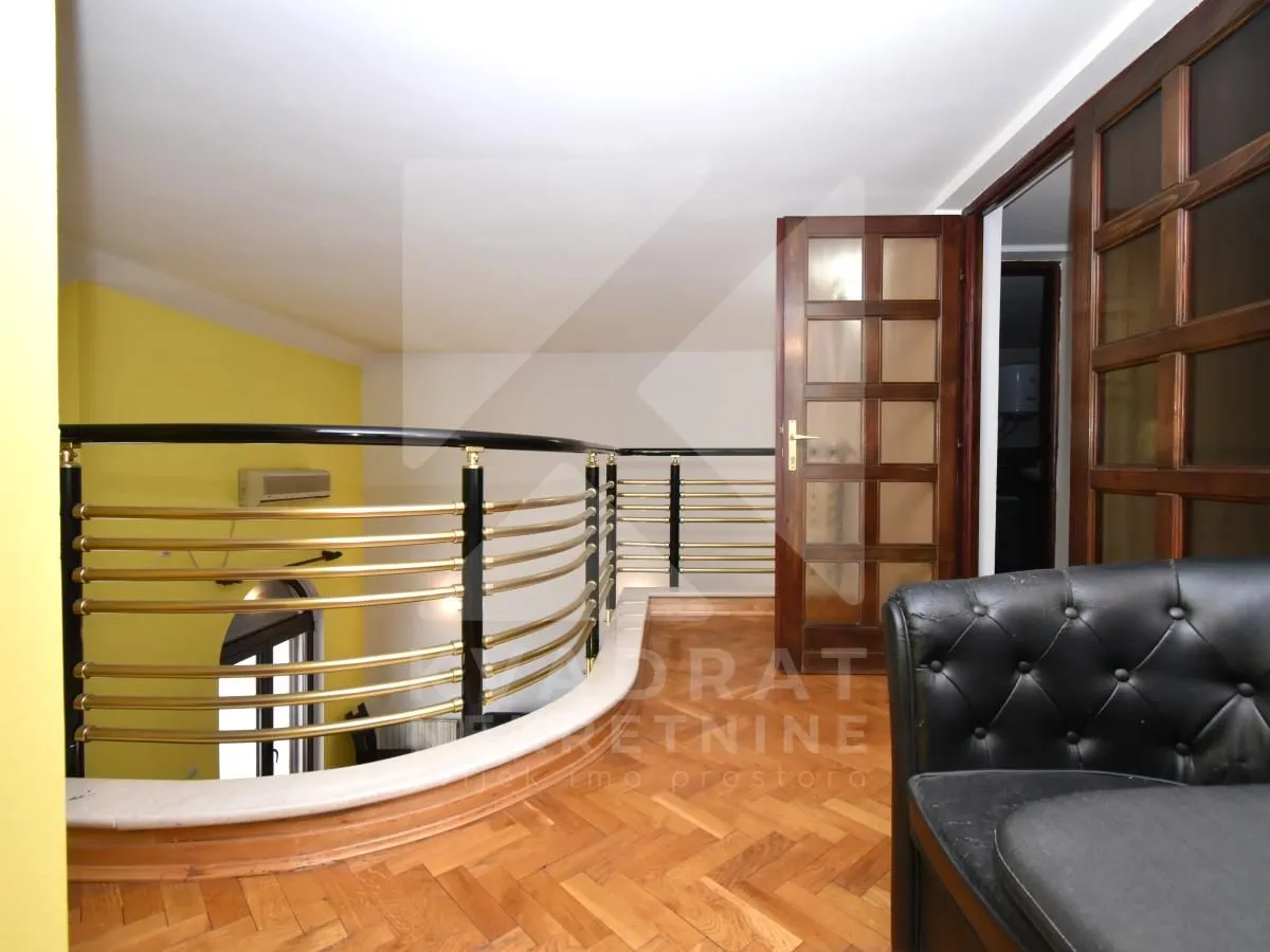 Rent, house, 300m², Gorica C, Podgorica