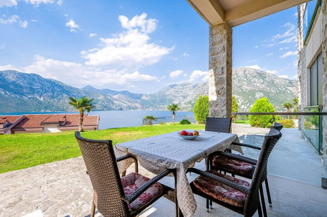 Prodaja, dvosoban stan, 67m², Kostanjica, Kotor