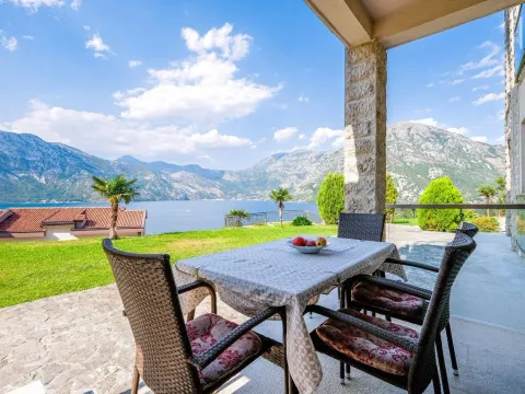 Prodaja, dvosoban stan, 67m², Kostanjica, Kotor - image 18