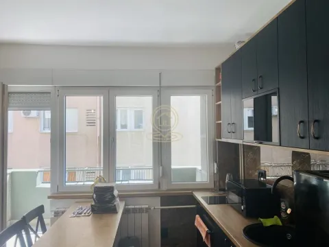 Rent, two bedroom apartment, 45m², Stari Grad, Beograd - image 2