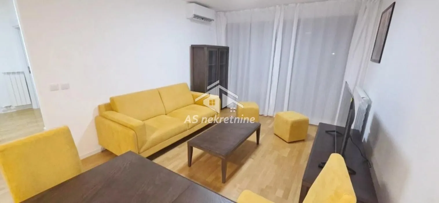 Izdavanje, trosoban stan, 68m², Višnjica, Palilula Sve Podlokacije