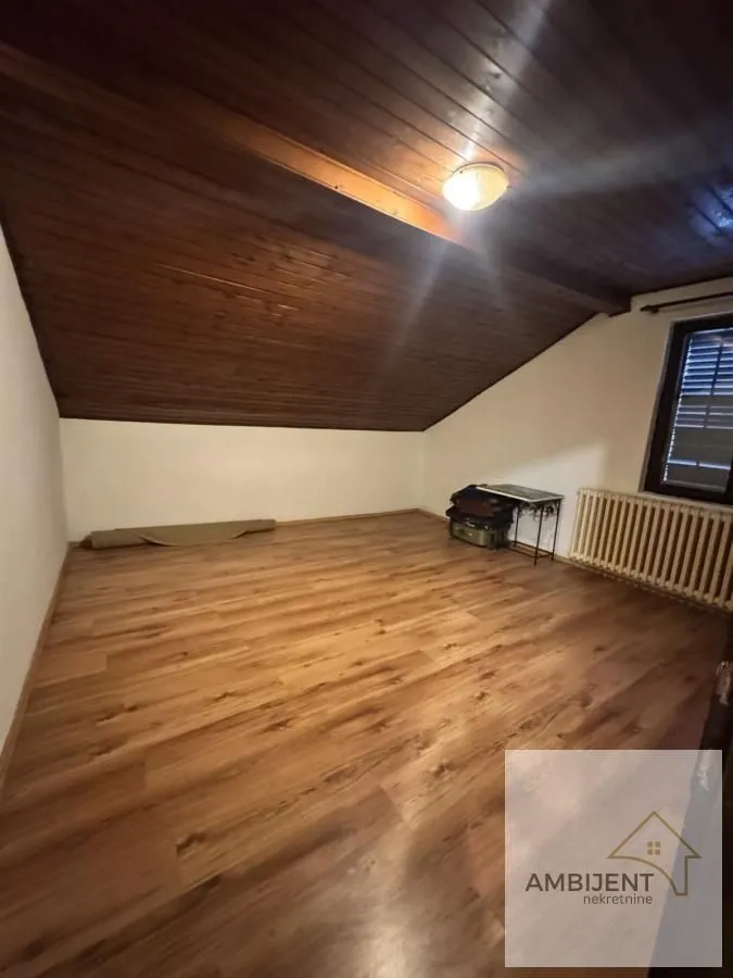 Prodaja, kuća, 203m², Novi Banovci, Stara Pazova