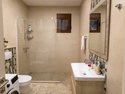 Izdavanje, kuća, 220m², Ćurilac, Danilovgrad - image 19