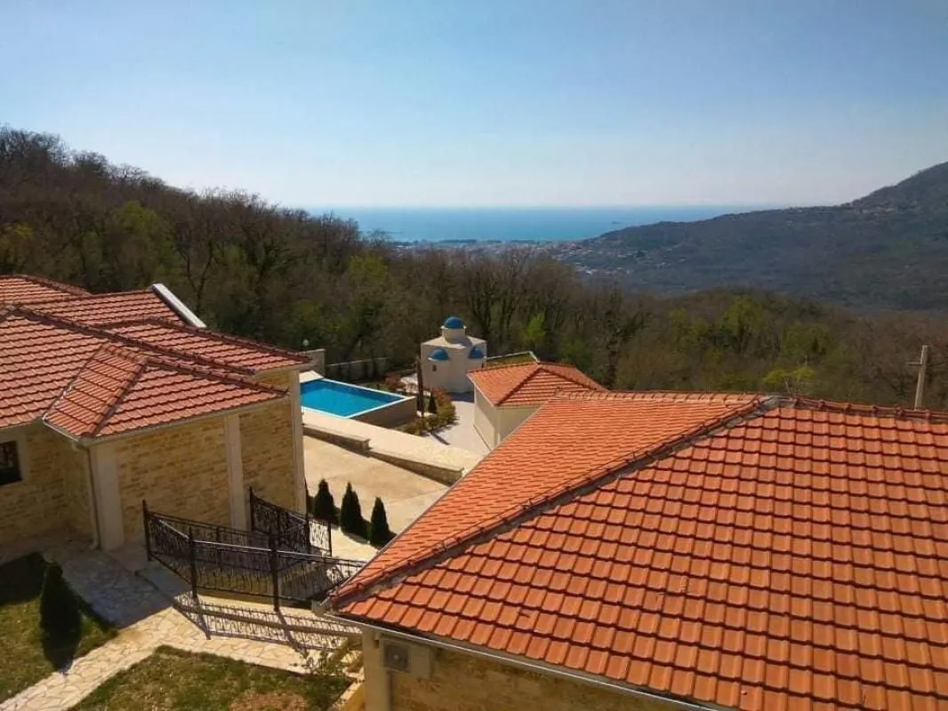 Rent, house, 120m², Župci, Bar