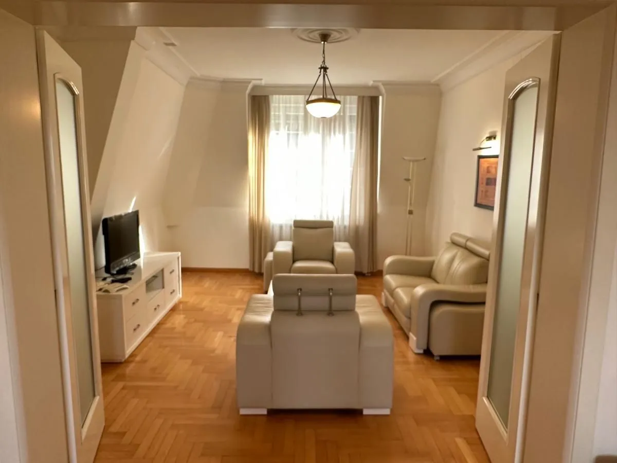 Rent, four bedroom apartment, 147m², Savski Venac, Beograd
