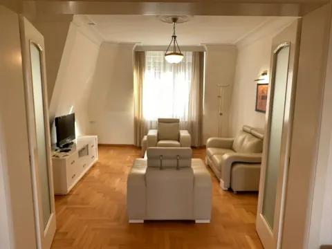 Izdavanje, četvorosoban stan, 147m², Savski Venac, Beograd - image 2