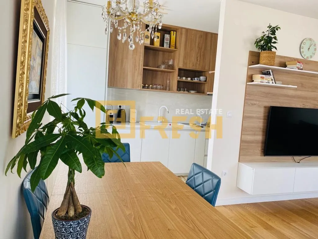 Rent, three bedroom apartment, 95m², City Kvart, Podgorica