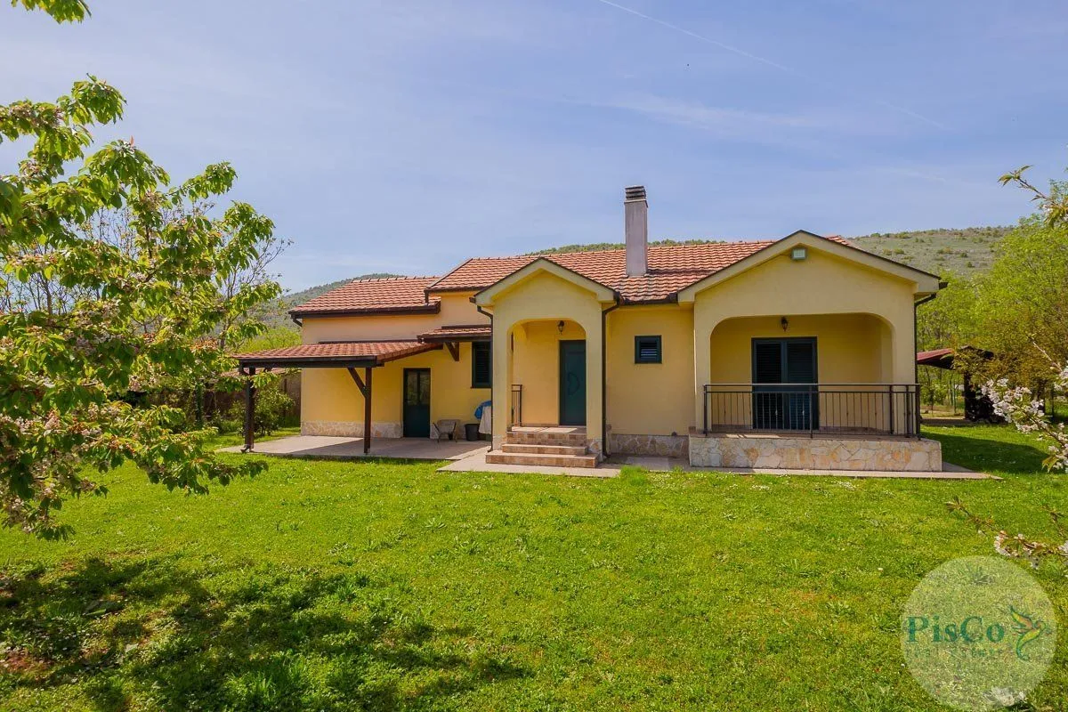 Izdavanje, kuća, 130m², Donji Kokoti, Podgorica