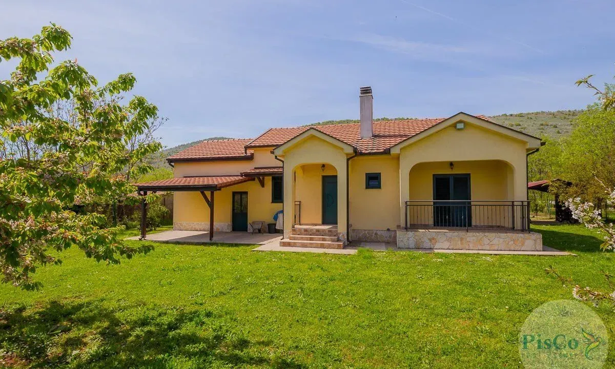 Izdavanje, kuća, 130m², Donji Kokoti, Podgorica