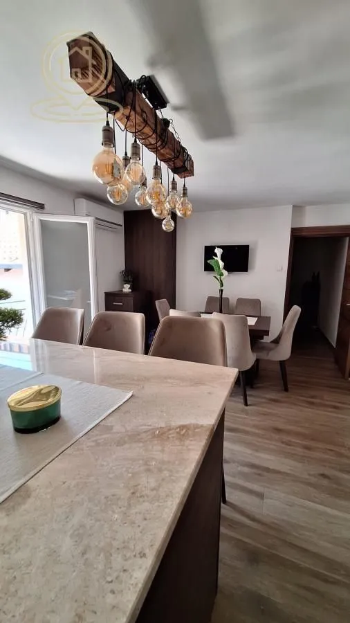 Rent, office space, 320m², Medijana, Niš