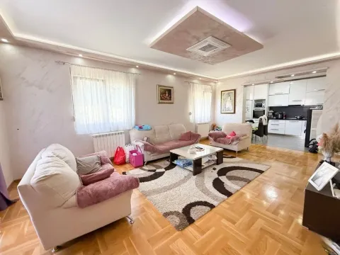 Prodaja, kuća, 260m², Gornja Gorica, Podgorica - image 6