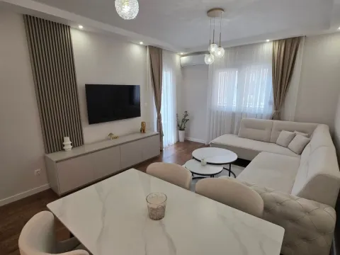 Prodaja, jednosoban stan, 46m², Stari Aerodrom, Podgorica - image 4