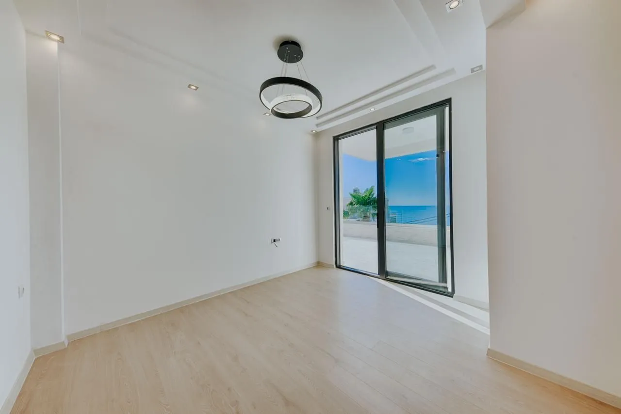 Sale, house, 365m², Kruče, Ulcinj