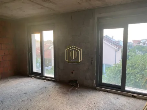 Sale, house, 350m², Zlatica, Podgorica - image 11