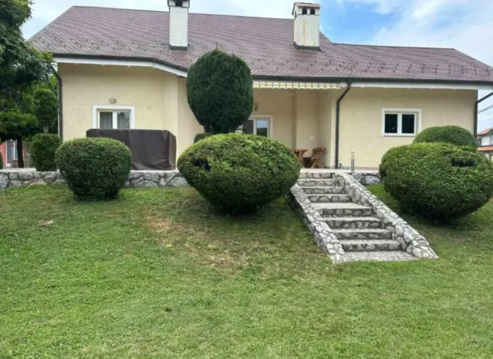 Prodaja, kuća, 402m², Barajevo (mesto), Barajevo