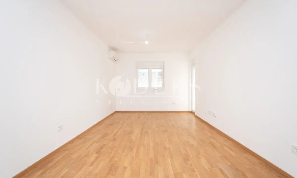 Izdavanje, poslovni prostor, 46m², Stari Aerodrom, Podgorica