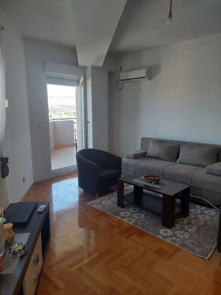Izdavanje, jednosoban stan, 69m², City Kvart, Podgorica