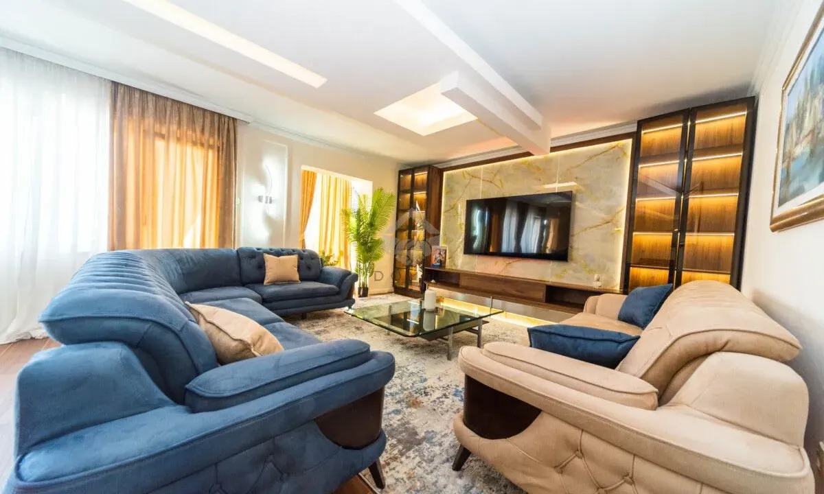 Rent, three bedroom apartment, 200m², Gorica C, Podgorica