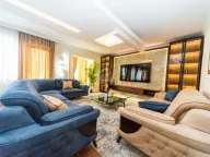 Izdavanje, trosoban stan, 200m², Gorica C, Podgorica