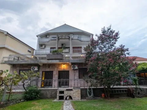 Izdavanje, garsonjera, 35m², Tuški Put, Podgorica - image 11