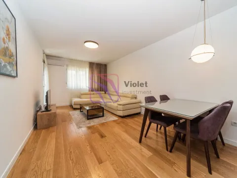 Izdavanje, dvosoban stan, 70m², Central Point, Podgorica - image 2