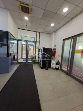 Rent, office space, 330m², Bezanijska Kosa 1, Bežanijska Kosa Sve Podlokacije - image 2