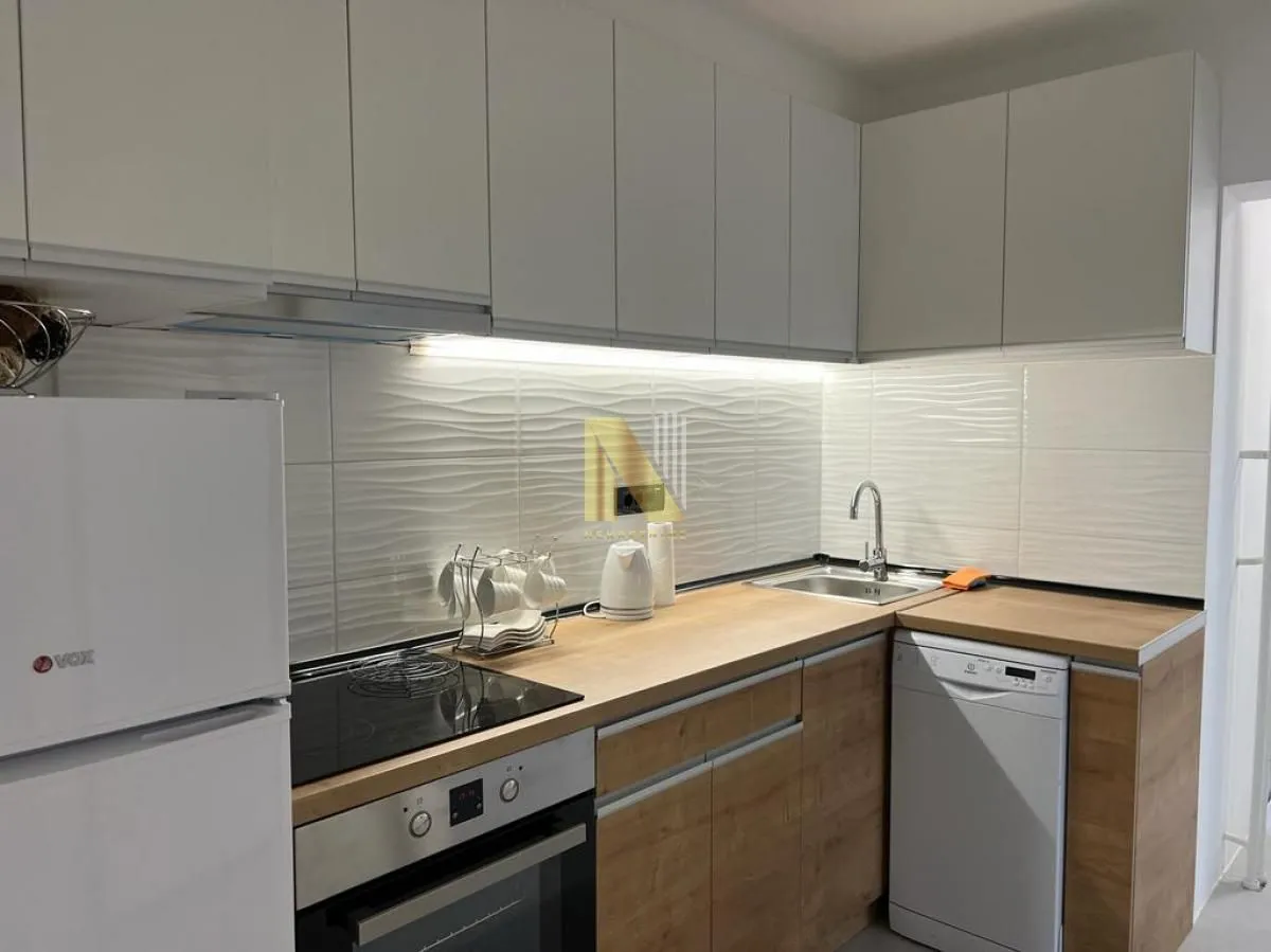 Izdavanje, jednosoban stan, 40m², Železnička Stanica, Novi Sad Sve Podlokacije