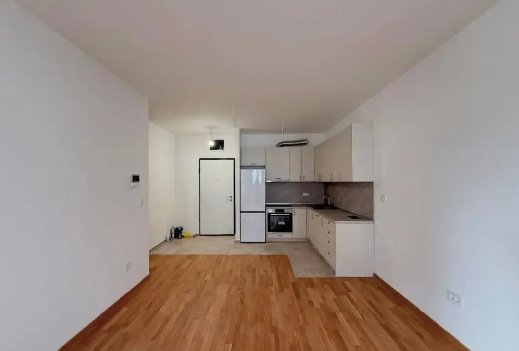 Izdavanje, jednosoban stan, 46m², Stari Aerodrom, Podgorica