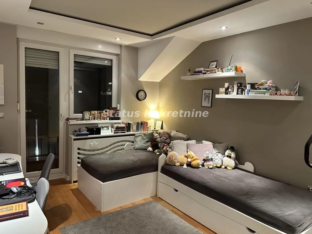 Prodaja, četvorosoban stan, 134m², Grbavica, Novi Sad Sve Podlokacije