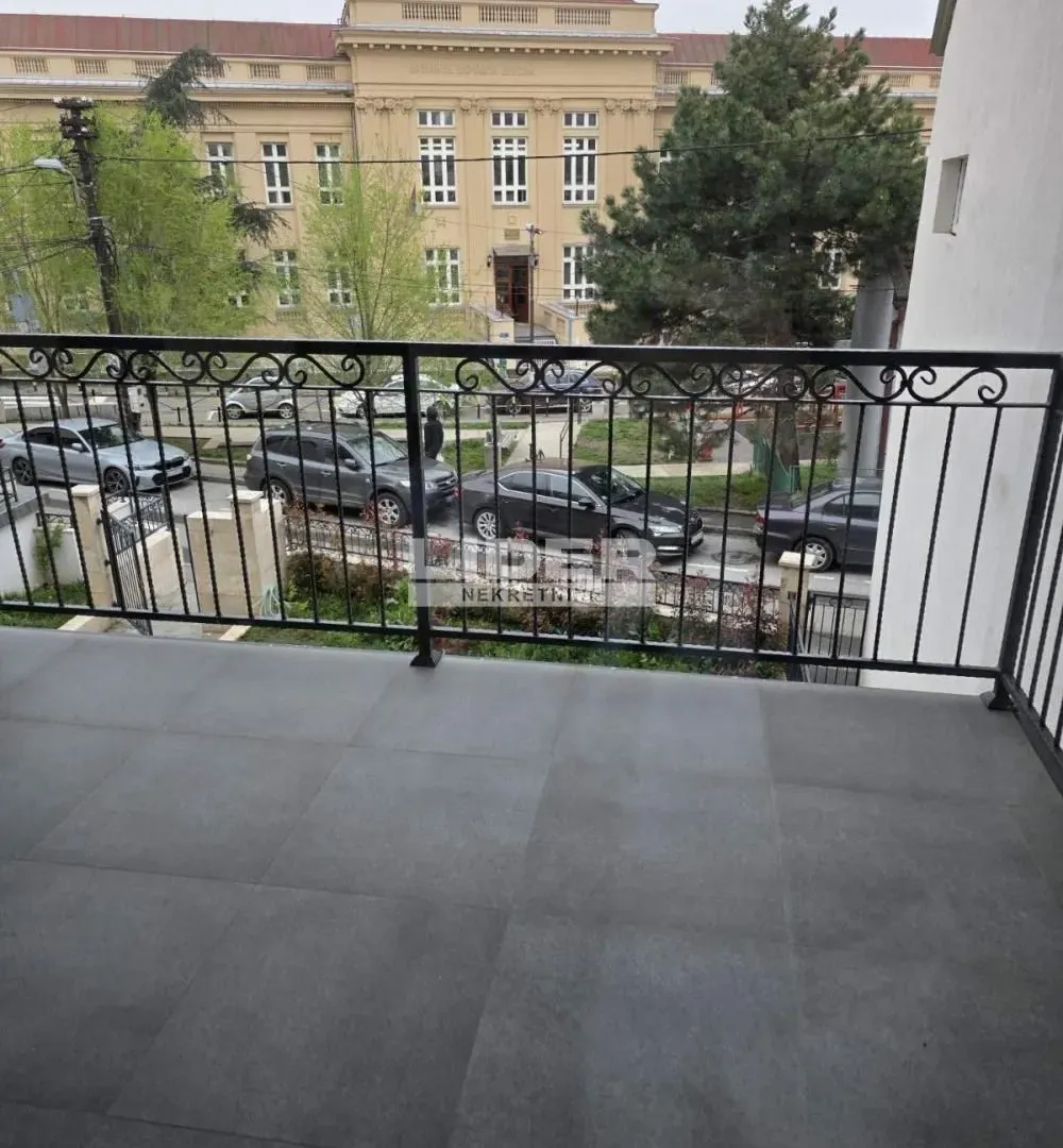 Prodaja, dvosoban stan, 85m², Vračar Sve Podlokacije, Beograd