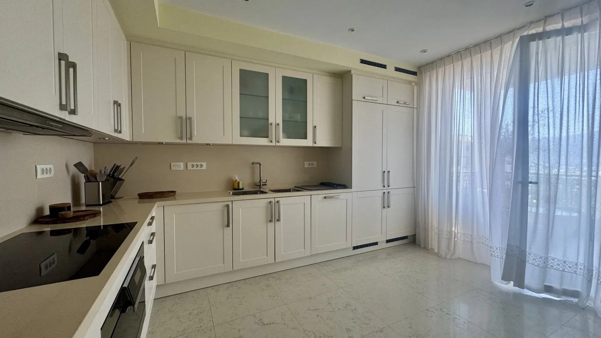 Rent, four bedroom apartment, 228m², Porto Montenegro, Tivat