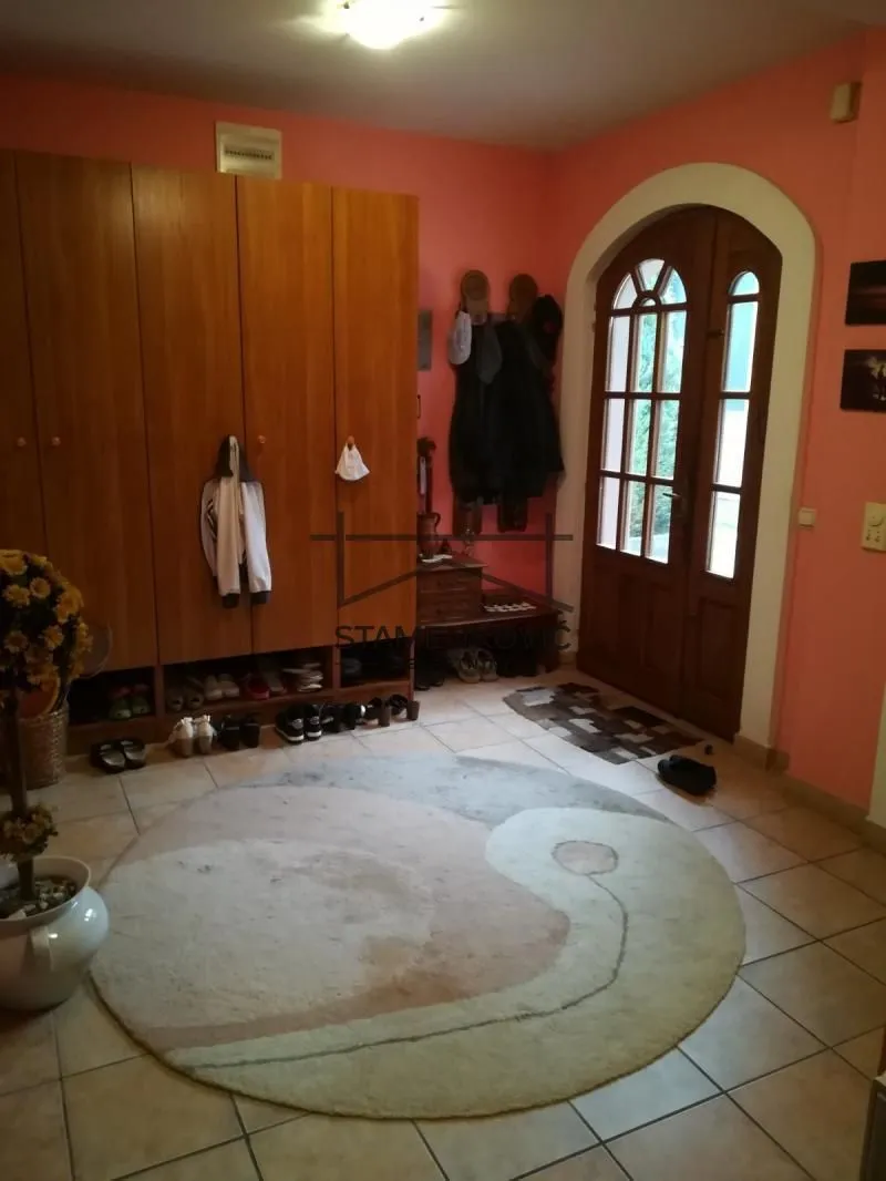 Prodaja, kuća, 250m², Novo naselje, Novi Sad
