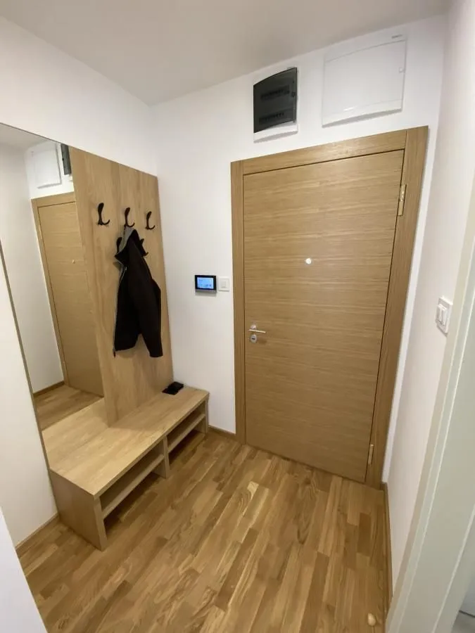 Prodaja, jednosoban stan, 33m², Železnička Stanica, Novi Sad Sve Podlokacije